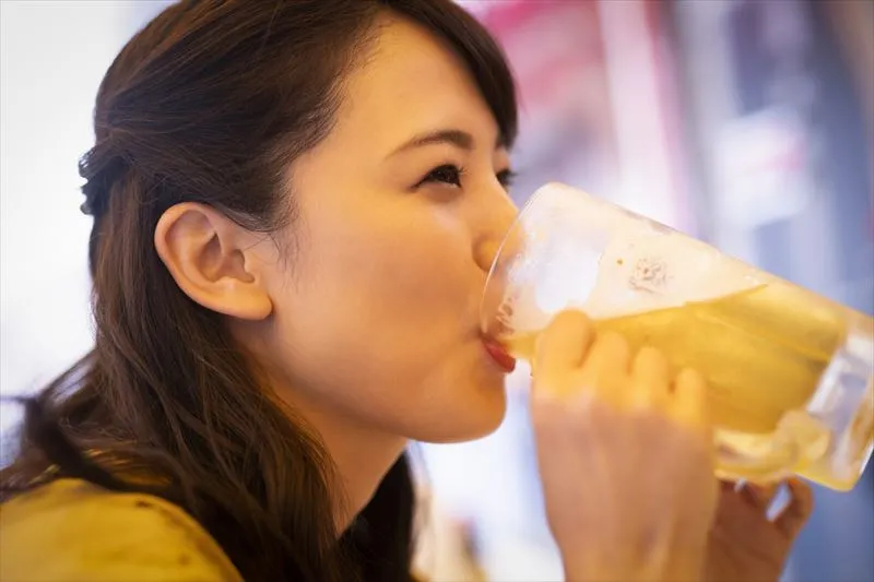 一人飲みのメリットとは